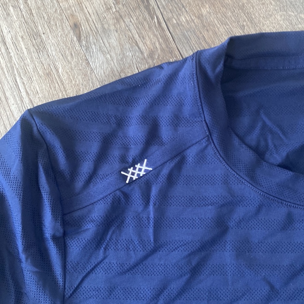 Rhone Swift Corona Premier Logo Embroidered Blue Striped Lightweight T-Shirt NWT - Picture 3 of 5